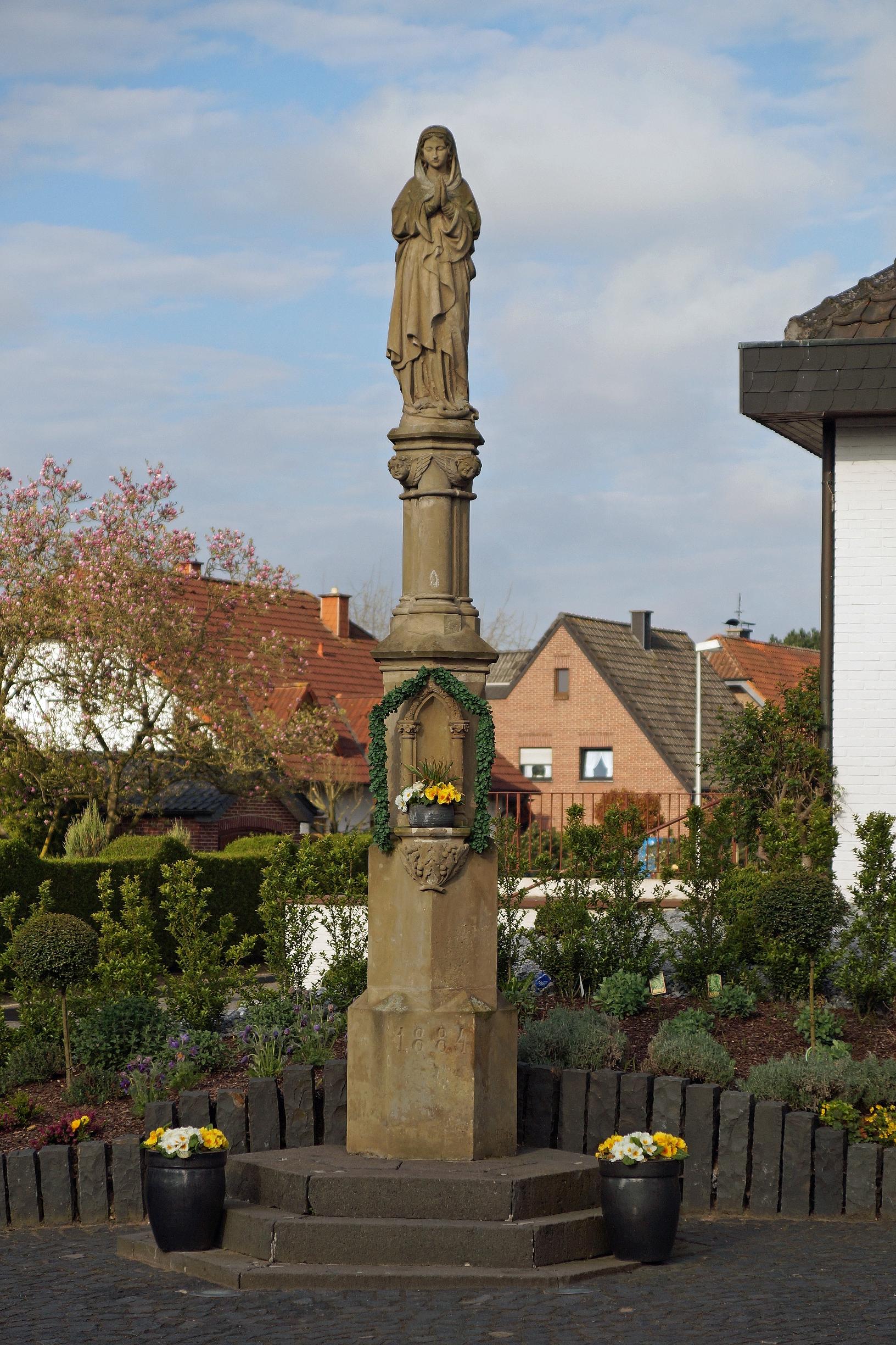 Mariensäule Born