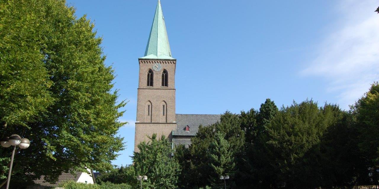 Pfarrkirche St. Mariä Himmelfahrt Bracht (c) St. Johannes der Täufer Brüggen Pfarrkirche St. Mariä Himmelfahrt Bracht
