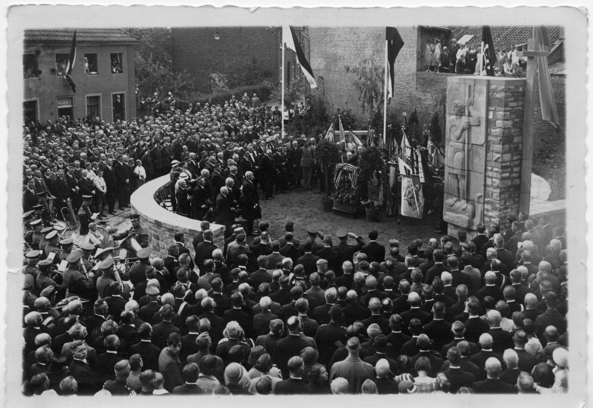 8.8 Ehrung am Kriegerdenkmal