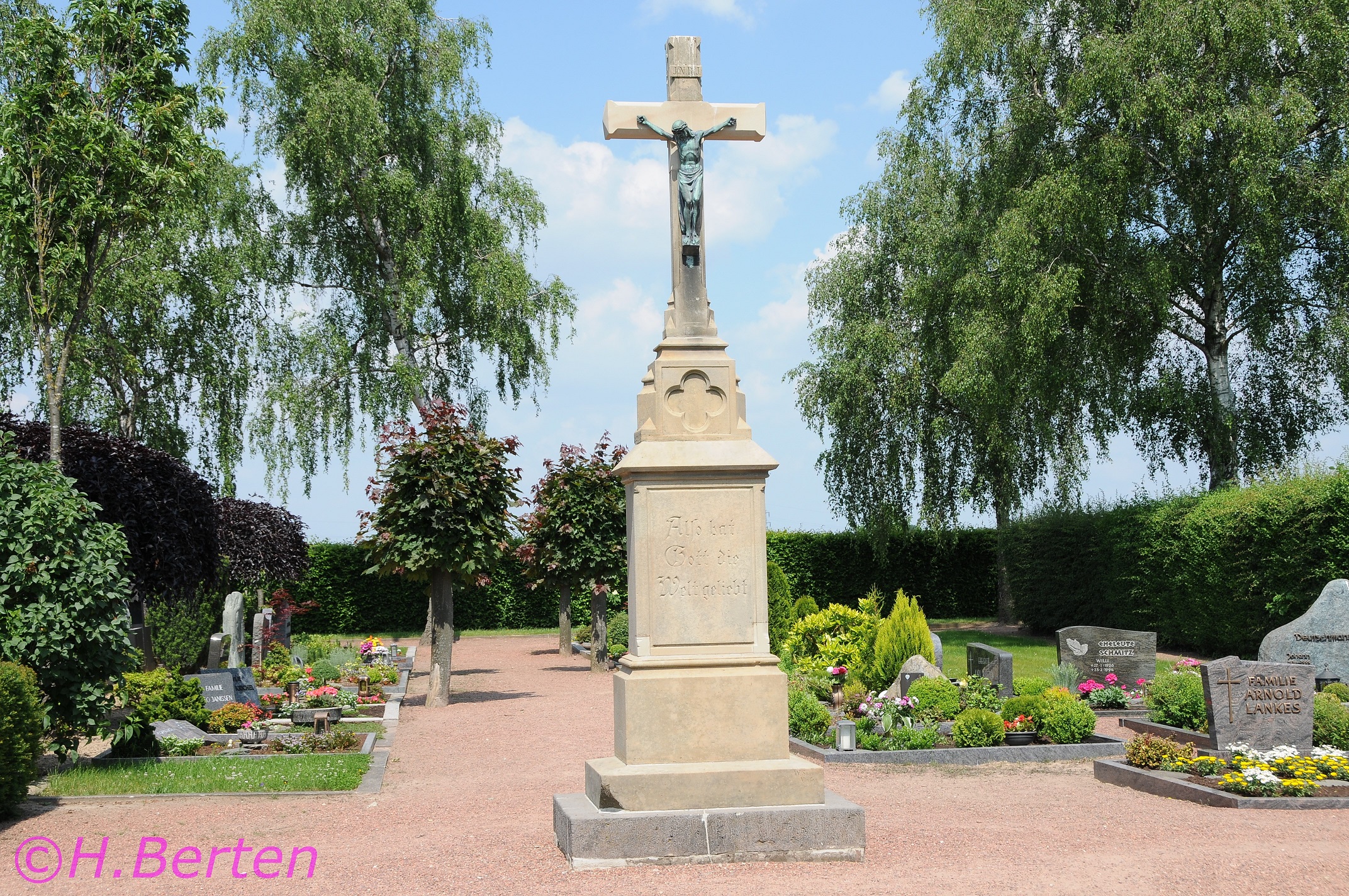 Friedhofkreuz Dilkrath