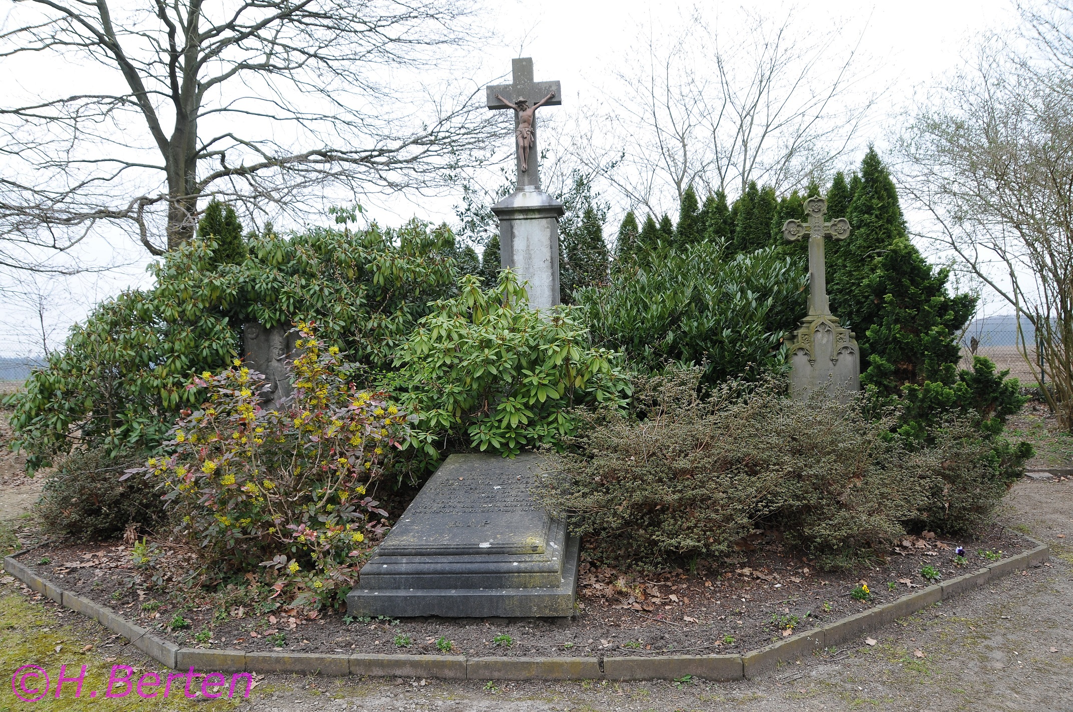 Friedhofkreuz Lüttelforst
