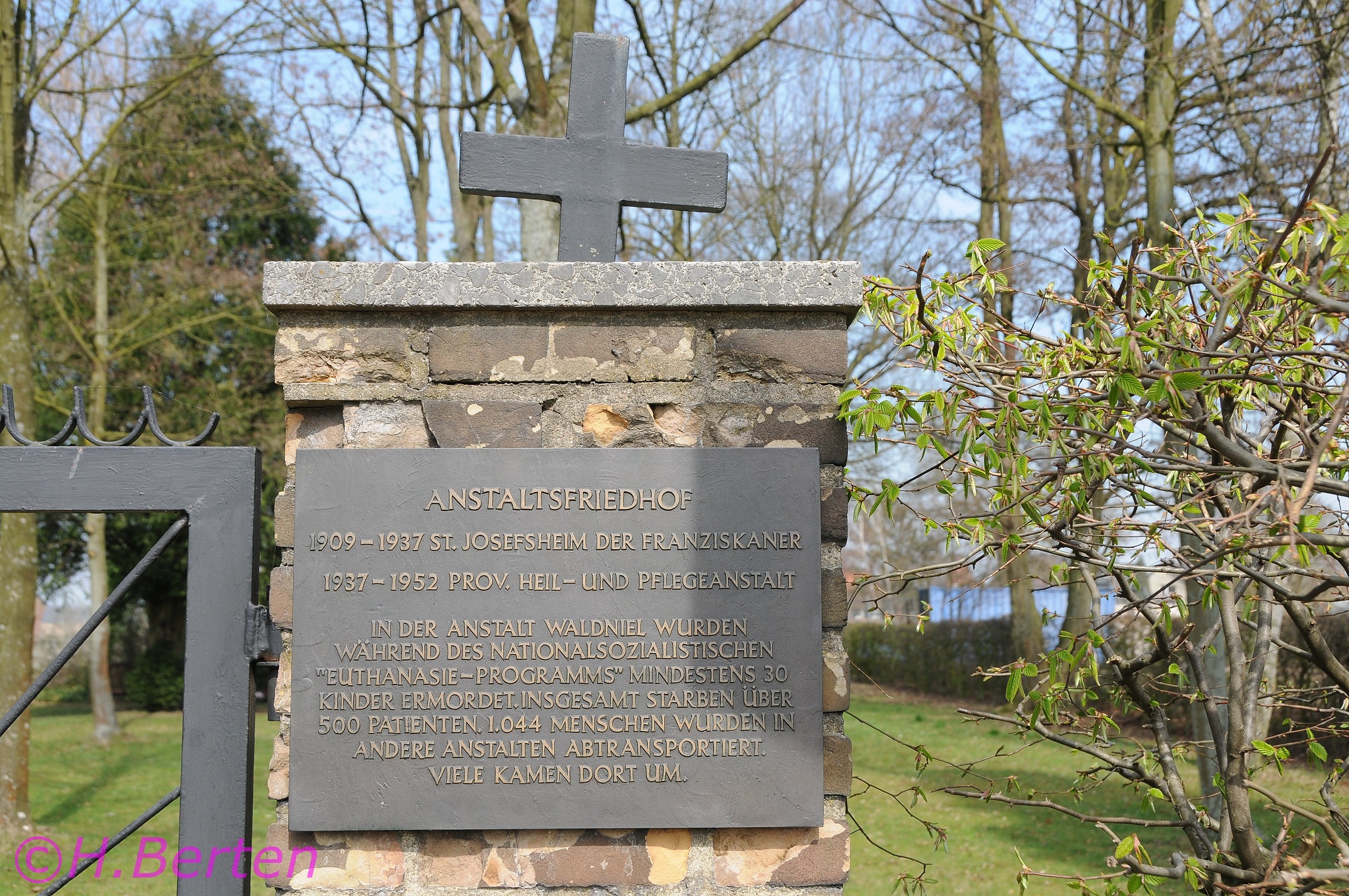 Gedenkstätte Hostert 01