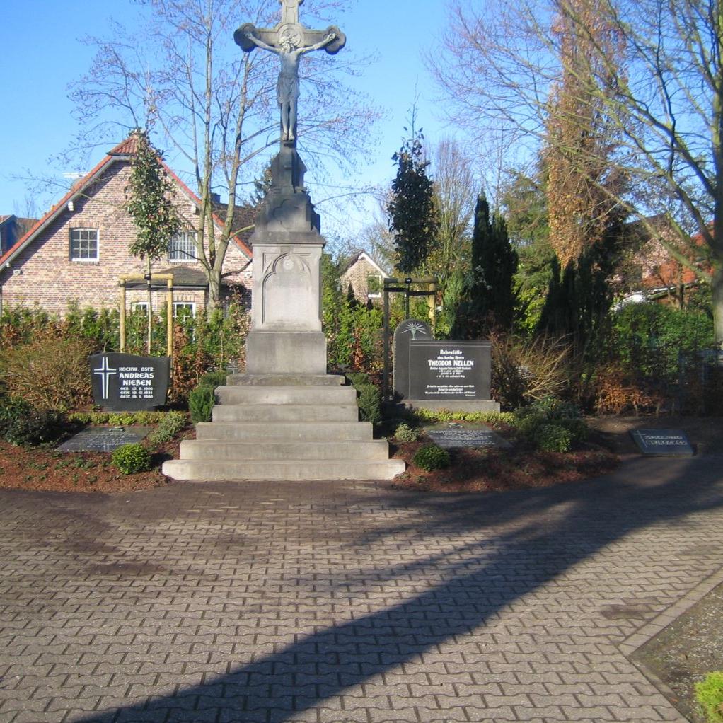 Hochkreuz Friedhof 003