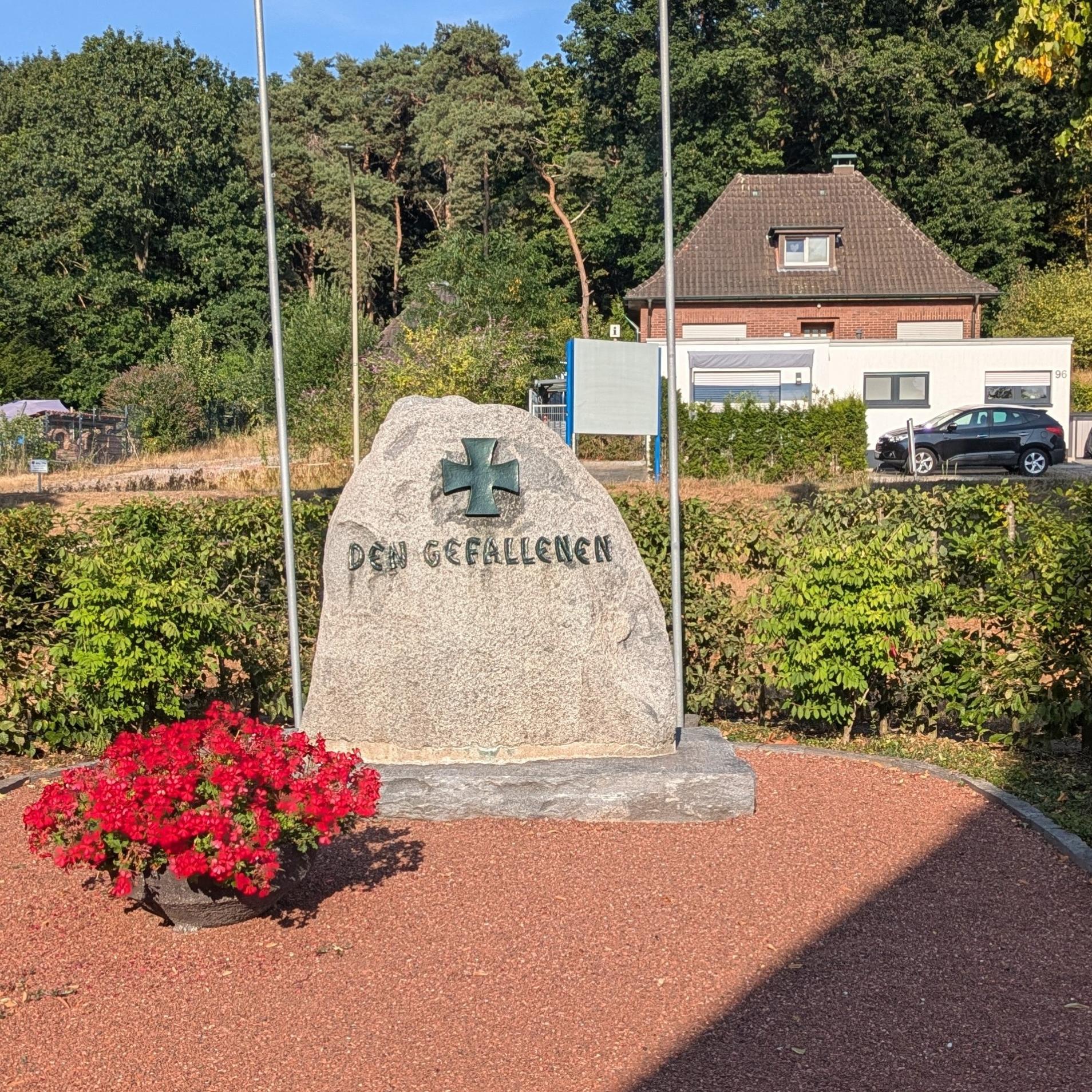 Ehrenmal Overhetfeld