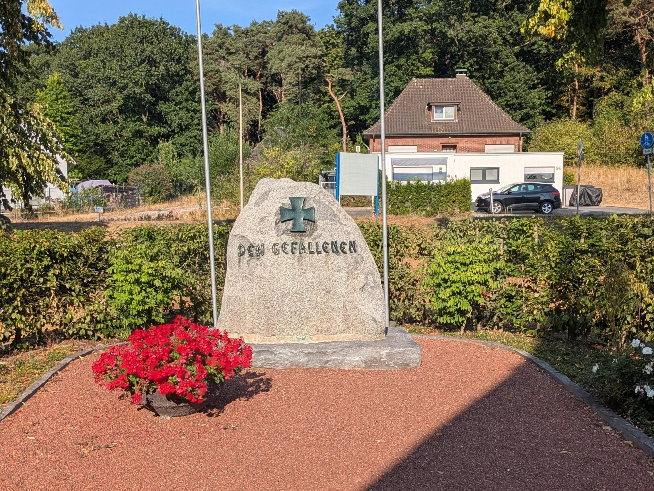 Ehrenmal Overhetfeld